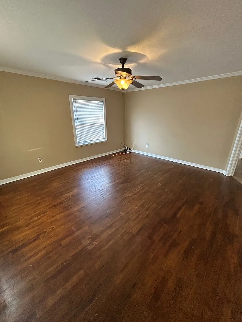 803 N Denver Ave — Photo 2