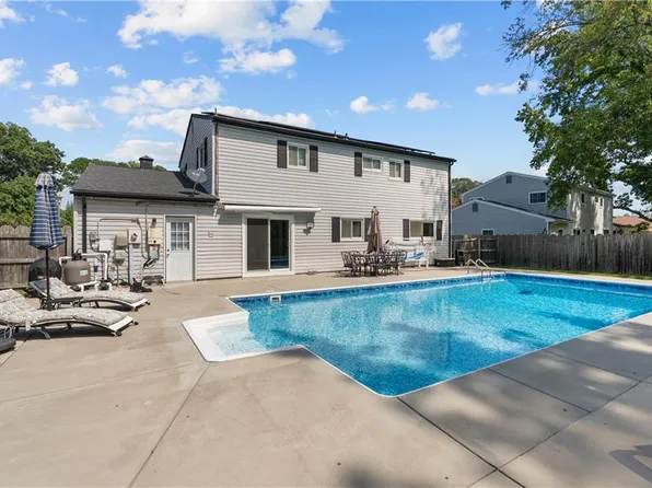 3737 Silina Dr, Virginia Beach, VA 23452