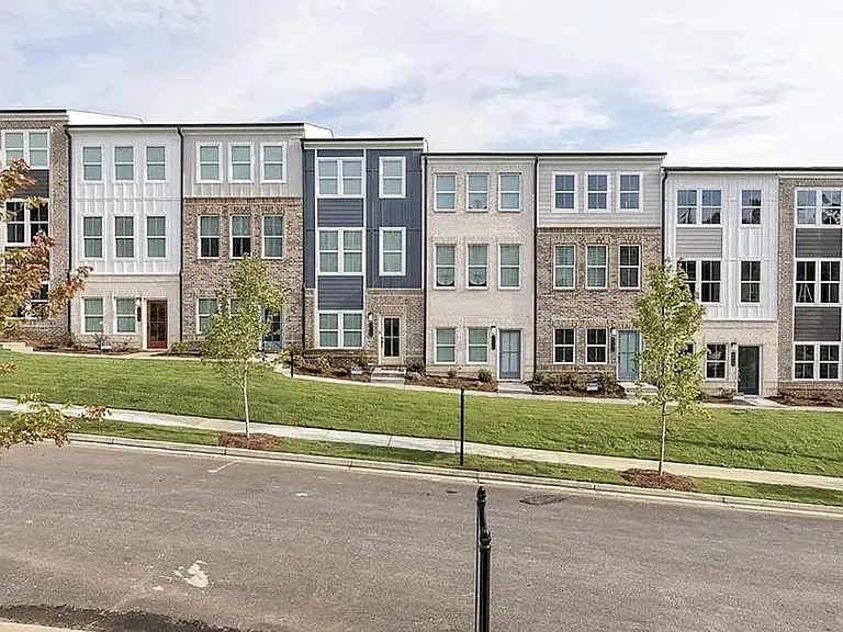 309 Skylar Ter SE #30 — Photo 2