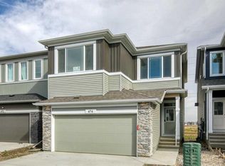 474 W Hotchkiss Mnr SE, Calgary, AB T3S 0G1