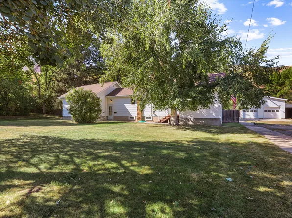 10 Park St, Belt, MT 59412