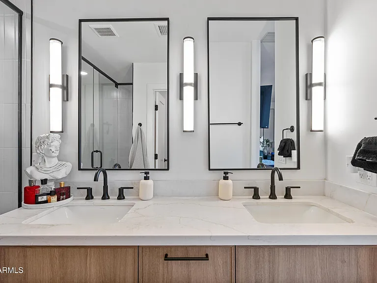 8614 E Highland Ave — Photo 31