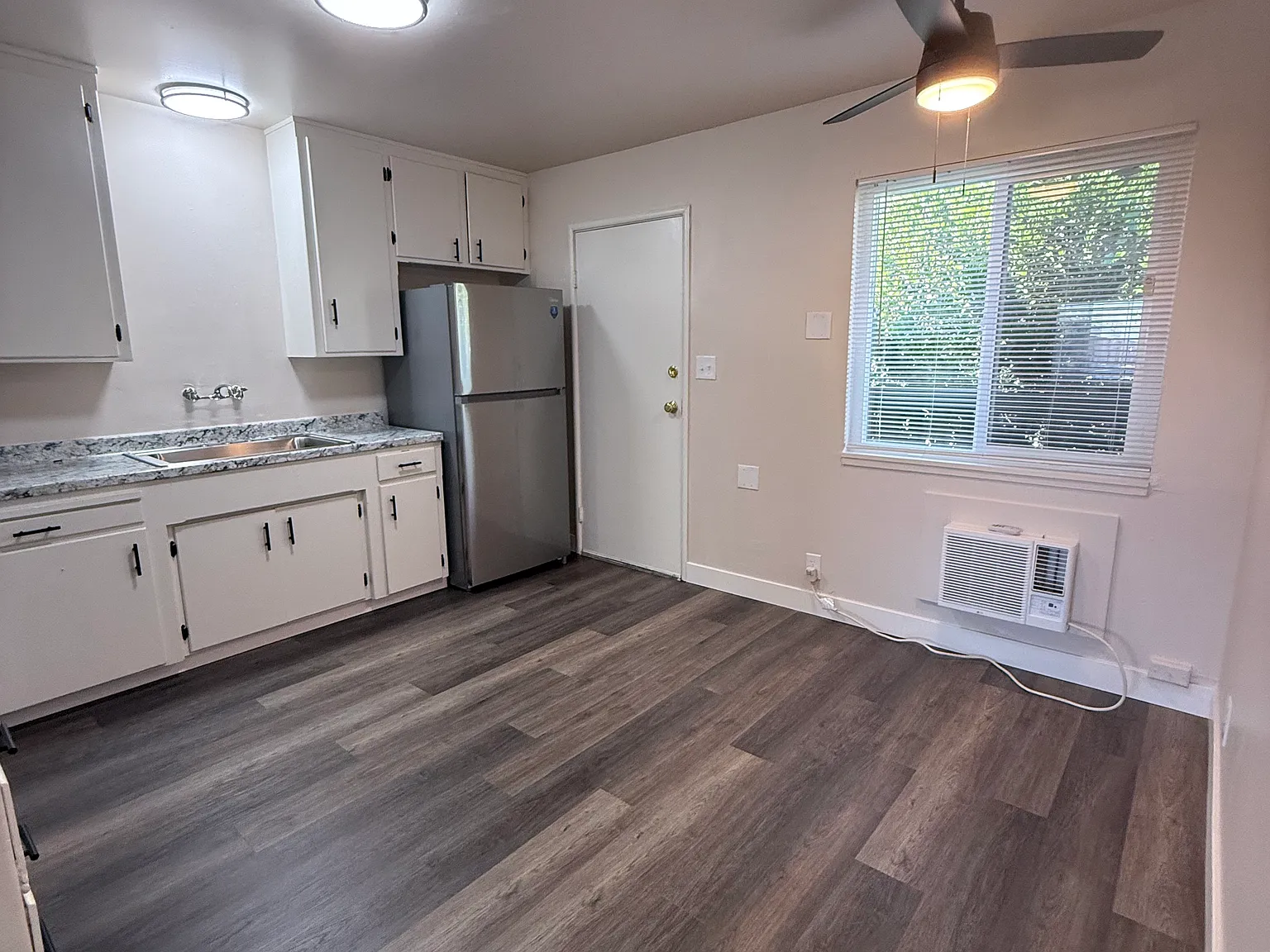 2 bed, 850 sqft, $1,345 — Photo 3