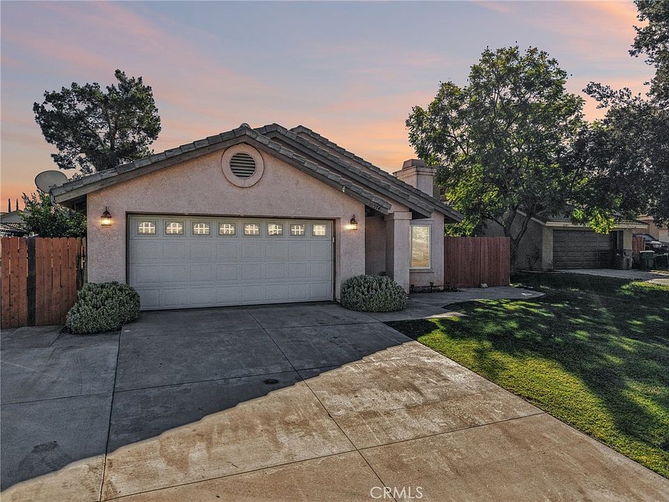 1st image of 10374 Crossing Green Cir