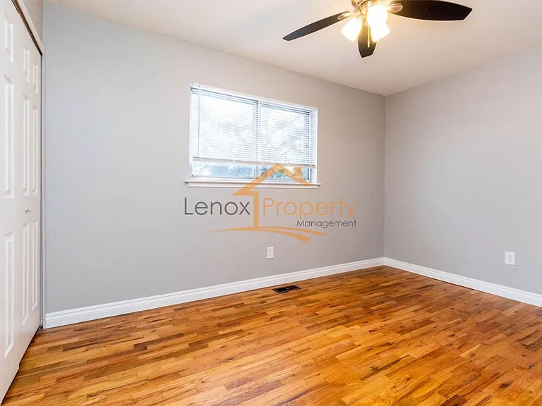 9436 Tavistock Dr — Photo 9