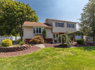 7 Milton Ave, Manalapan, NJ 07726