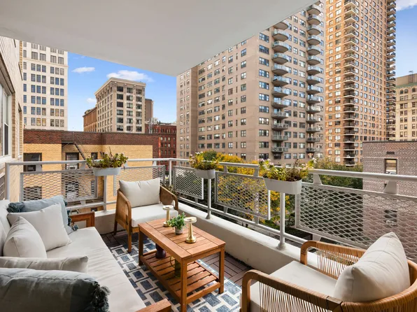 40 East 9th Street image 13 of 16