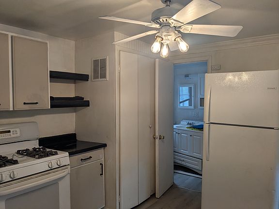 5th image of 408 Clinton St