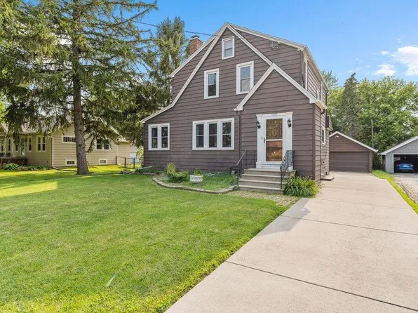 1837 Vinland St, Oshkosh, WI 54901