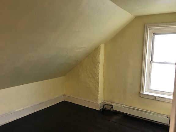 2nd image of 1013 Parker St