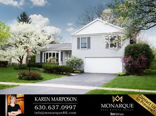 211 White Fawn Trl, Downers Grove, IL 60516