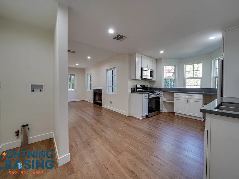 6182 Yolanda Ave — Photo 20