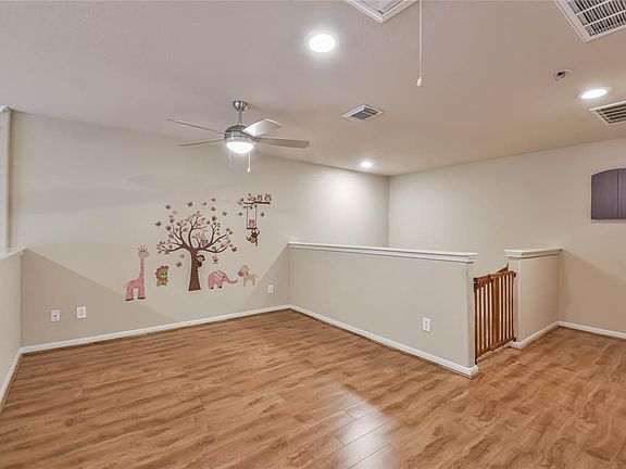 3rd image of 1135 Glenwood Canyon Ln