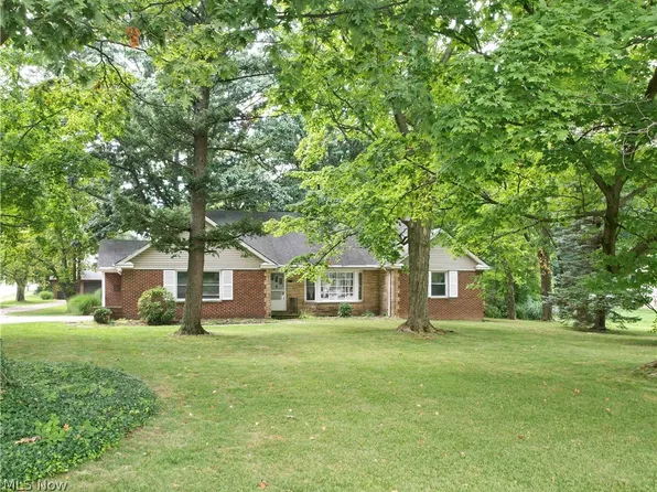 1200 Som Center Rd, Mayfield Heights, OH 44124