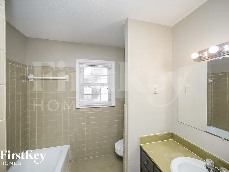 6000 Macleod Dr — Photo 13