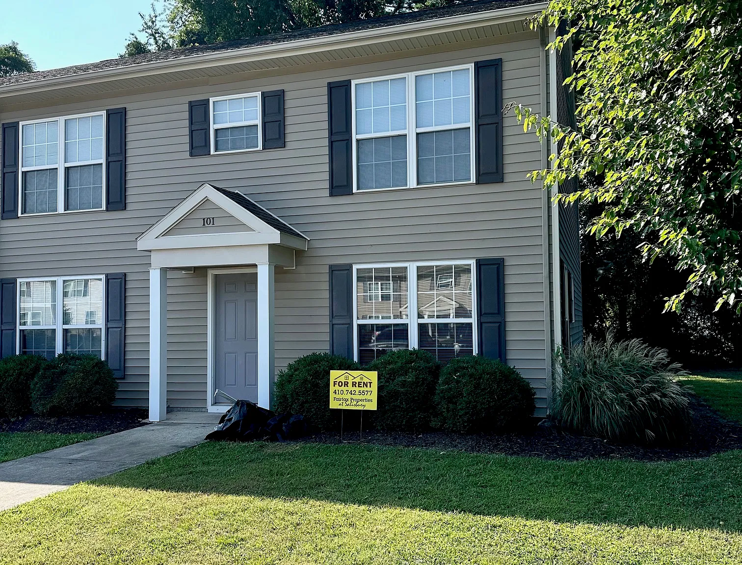 3 bed, 1460 sqft, $1,725 — Photo 1