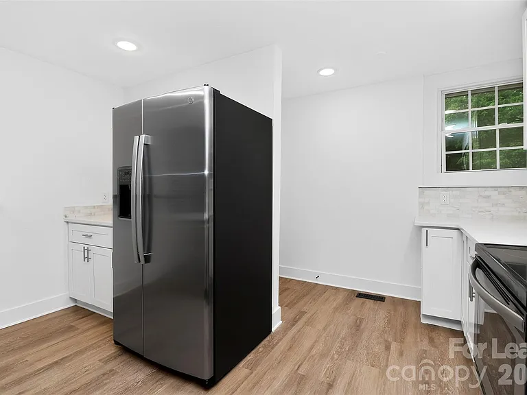 903 W 6th Ave #B — Photo 12