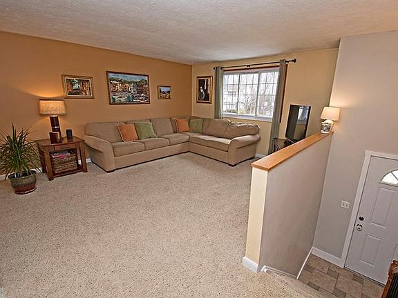 2nd image of 110 Valleyview Dr