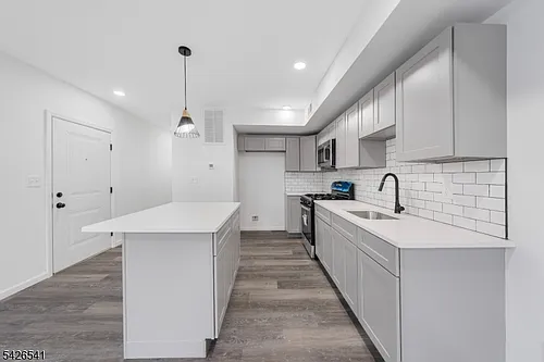 324 2nd St #2 Photo 1