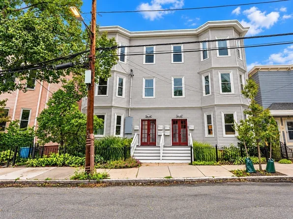 442 Windsor St #1, Cambridge, MA 02141