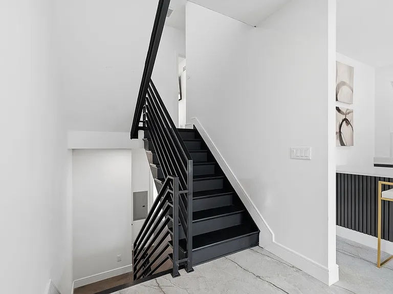 9 Minerva St #2 — Photo 5