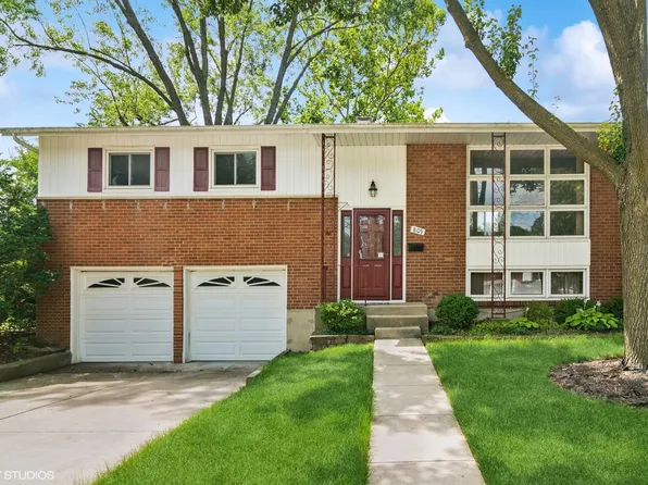 809 E Baldwin Rd, Palatine, IL 60074