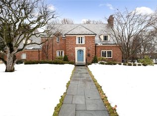 1 Grosvenor Rd, Rochester, NY 14610