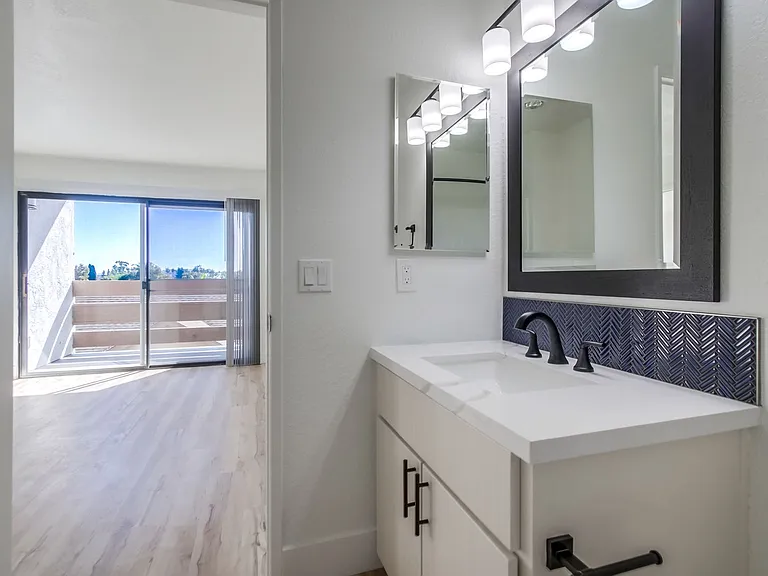 The Lucci | Renovated 1 & 2 Bedroom Apartments in Clairemont — Photo 30