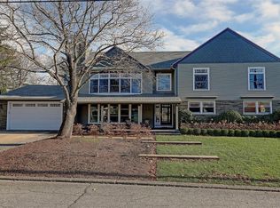 90 Naushon Rd, Pawtucket, RI 02861