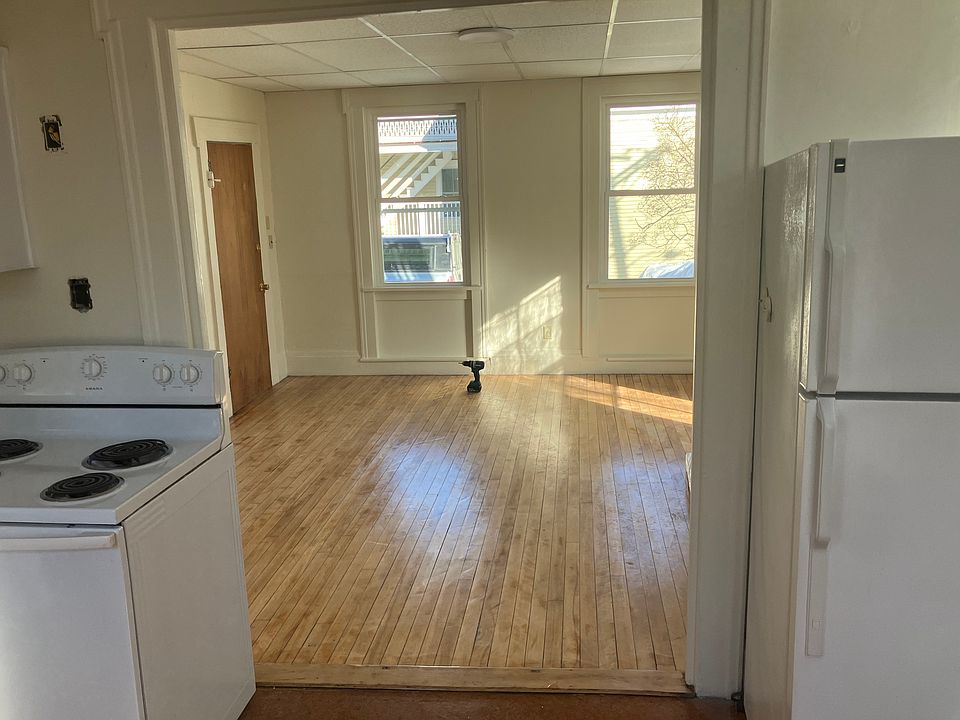 1st image of 119 Green St #1