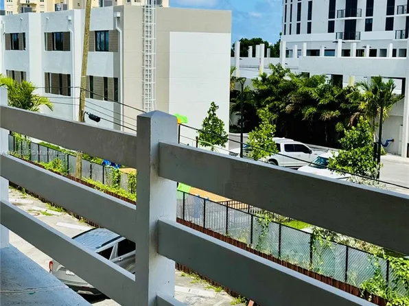 1600 NE 114th St APT 310, Miami, FL 33181