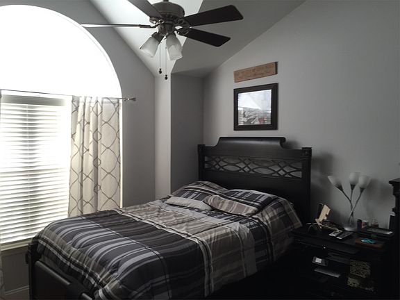 5th image of 471 Crosland Ct