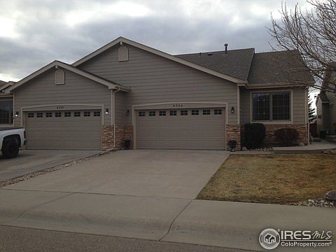 3rd image of 4755 Parachute Cir