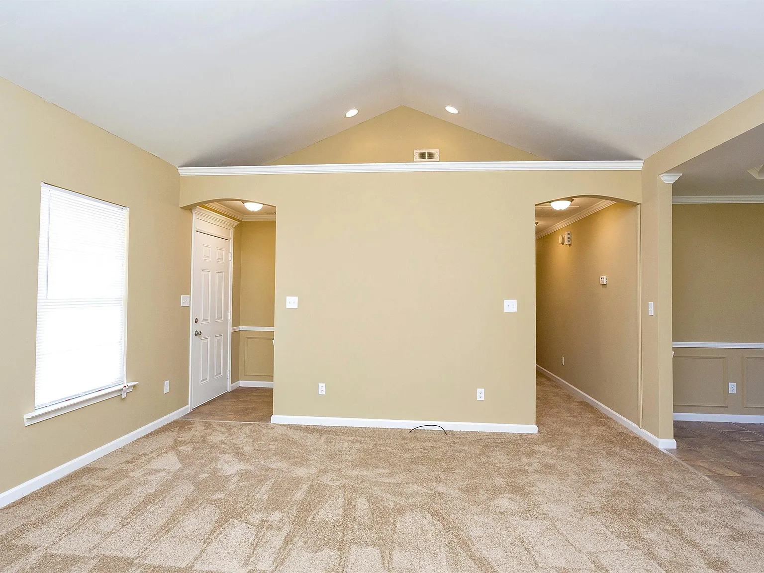 3 bed, 2.0 bath, 1288 sqft, $1,595 — Photo 4