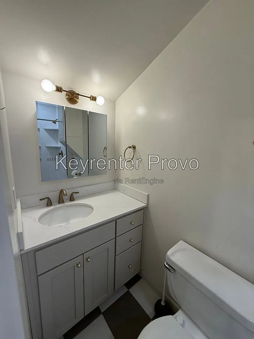 2 bed, 1.0 bath, 850 sqft, $1,400 — Photo 4