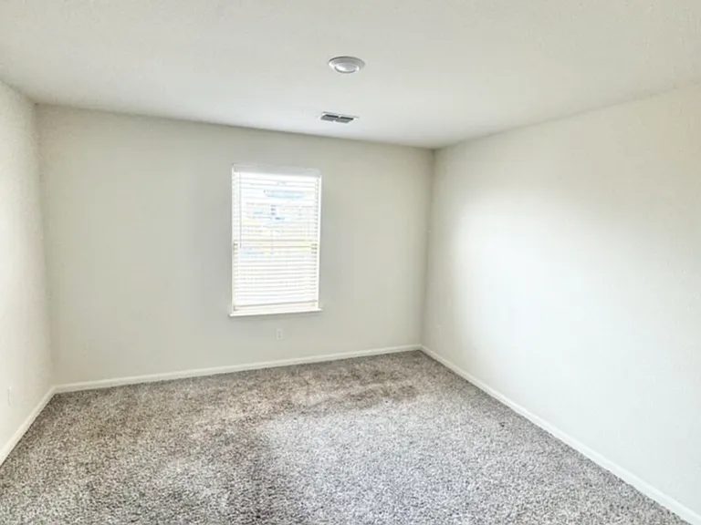752 Saratoga Dr — Photo 11