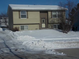 1917 48th St NW, Rochester, MN 55901