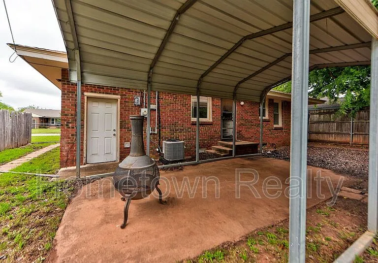 2204 Downing St — Photo 22