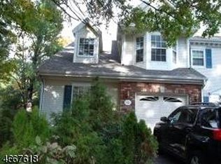 110 Topaz Dr #141, Franklin Park, NJ 08823