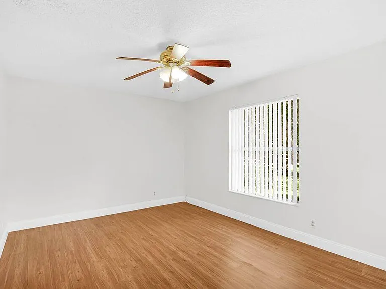 3300 Jaywood Ter #2160 — Photo 16