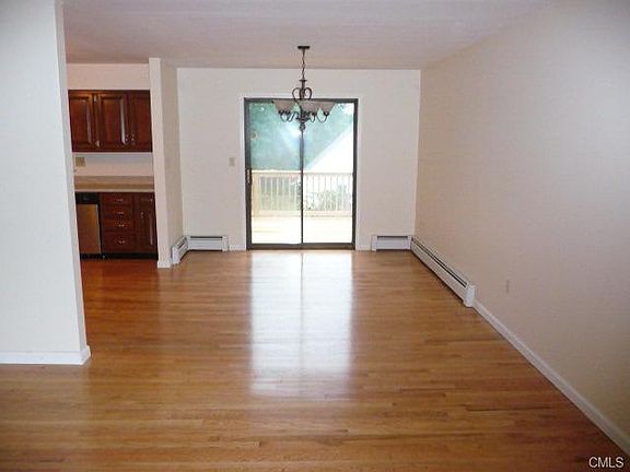 3rd image of 130 Chatham Ave