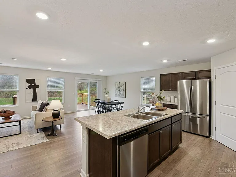 5001 Lakeview Dr — Photo 15