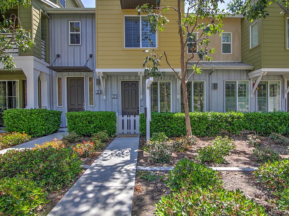 Charming curb appeal!