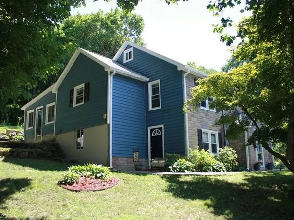 15 Hillside Ter, Newton, NJ 07860