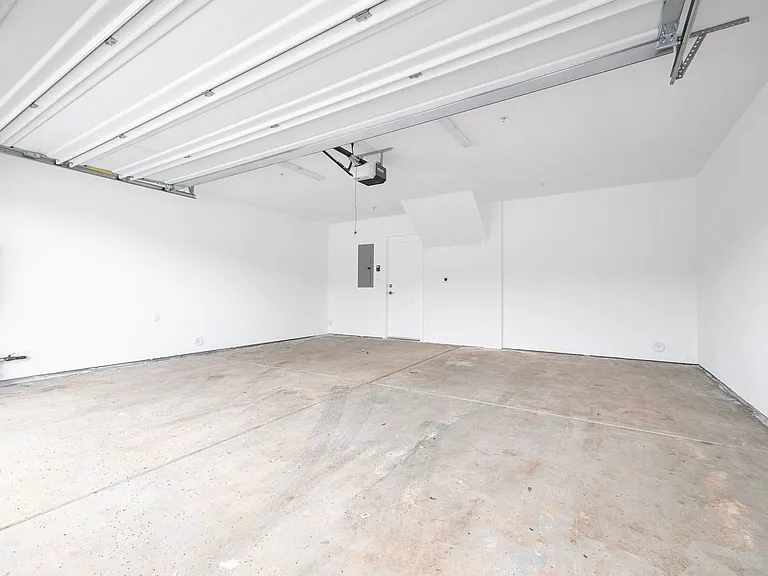 341 E 30th St E — Photo 30