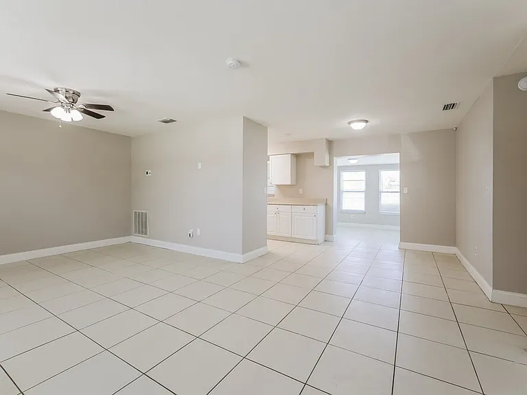 11 Kentucky Rd — Photo 3