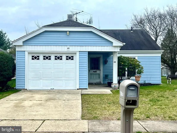 15 Banbury Ln, Southampton, NJ 08088