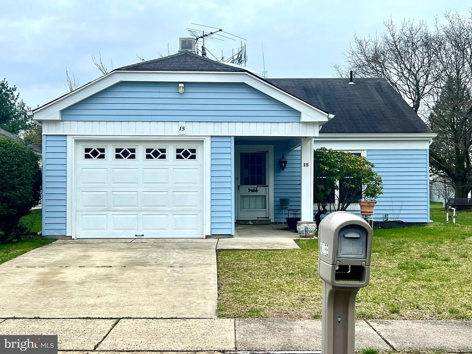 15 Banbury Ln photo 1