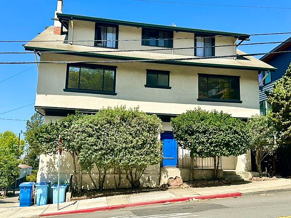 2nd image of 2360 Prospect St #2