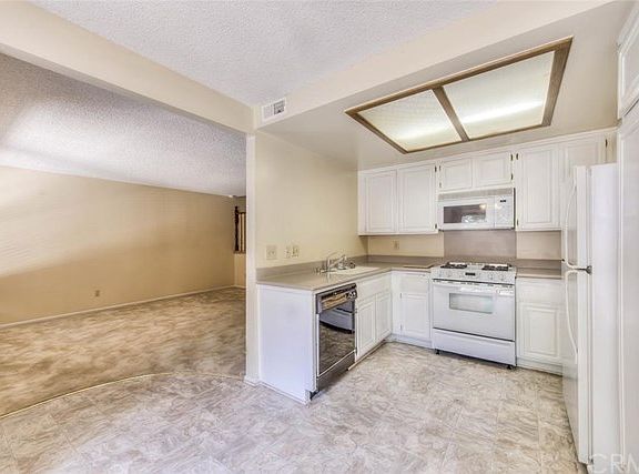 4th image of 444 S Tustin St APT G3